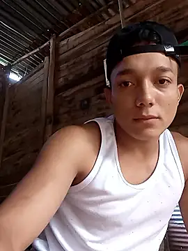 Snapshot of tayson_ chatting on October 18, 2025, 11:56 am tayson online show from October 18, 2025, 11:56 am