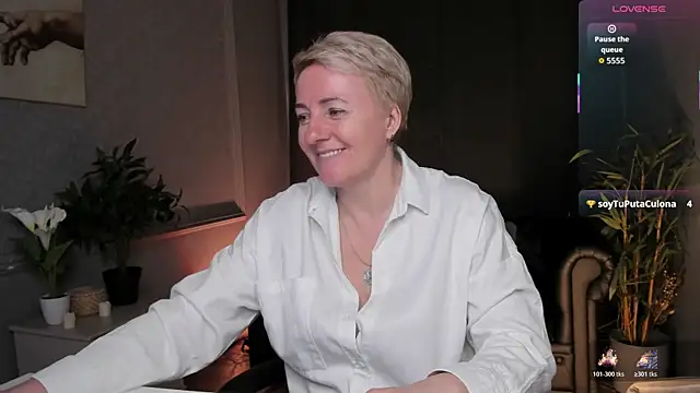 Nika Smit online show from April 24, 2026, 9:11 am