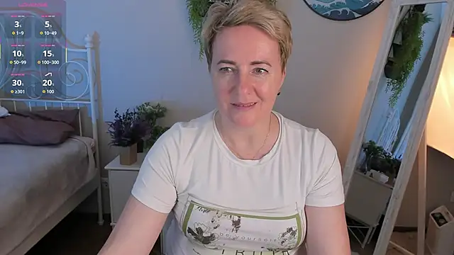 Nika Smit online show from June 5, 2026, 8:09 am