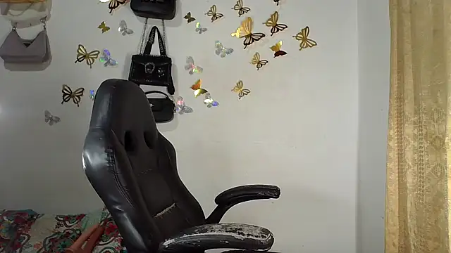 bigcrisblack online show from November 3, 2025, 3:23 am