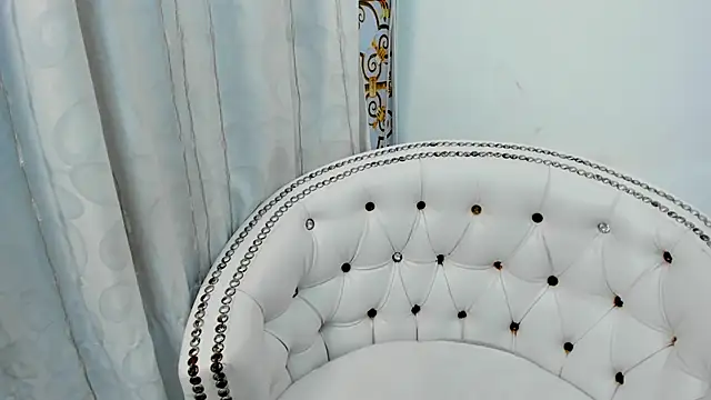 Analia18  online show from March 9, 2025, 4:22 pm