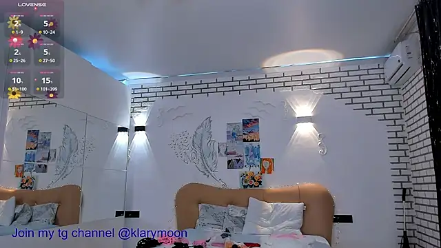 cute stefania online show from March 15, 2025, 6:32 pm