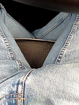 ManuRod1981 online show from November 14, 2025, 2:32 pm