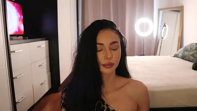 IvyKaelani online show from March 25, 2026, 12:37 pm