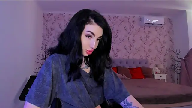 NancyLovee  online show from June 30, 2026, 11:21 am