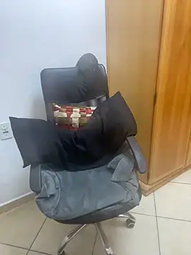 gloria7v05 online show from February 18, 2026, 1:07 pm