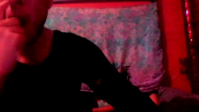 Snapshot of TheDoggyAss chatting on October 6, 2025, 9:32 am TheDoggyAss online show from October 6, 2025, 9:32 am