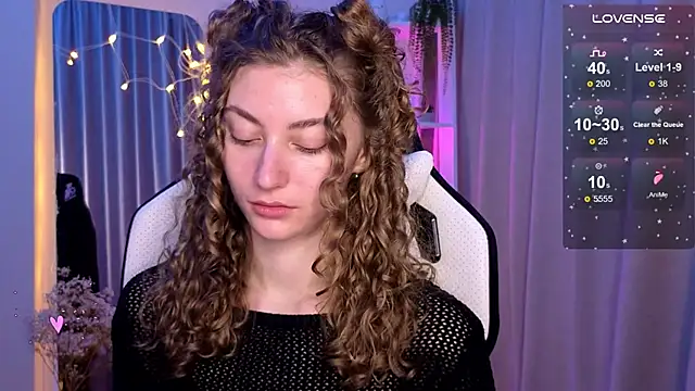 Snapshot of lady_curls chatting on March 8, 2025, 2:55 am lady curls online show from March 8, 2025, 2:55 am
