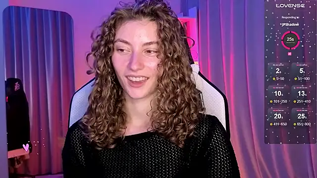 Snapshot of lady_curls chatting on January 31, 2025, 1:54 am lady curls online show from January 31, 2025, 1:54 am