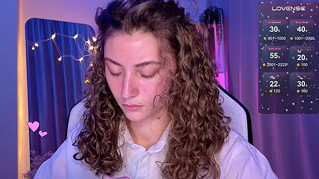 Snapshot of lady_curls chatting on March 16, 2025, 11:48 pm lady curls online show from March 16, 2025, 11:48 pm