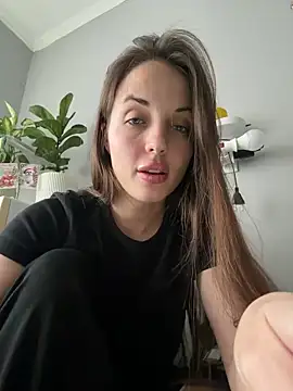 AmiLavs online show from December 22, 2025, 11:21 am