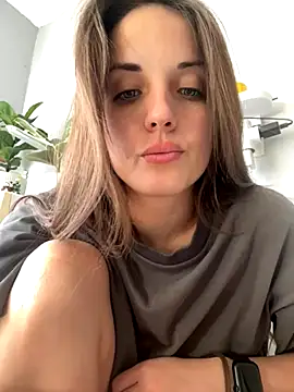 AmiLavs online show from November 27, 2025, 10:27 am