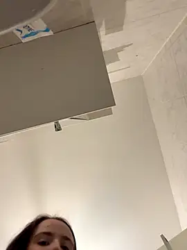 EmilyWi  online show from September 29, 2025, 4:01 pm