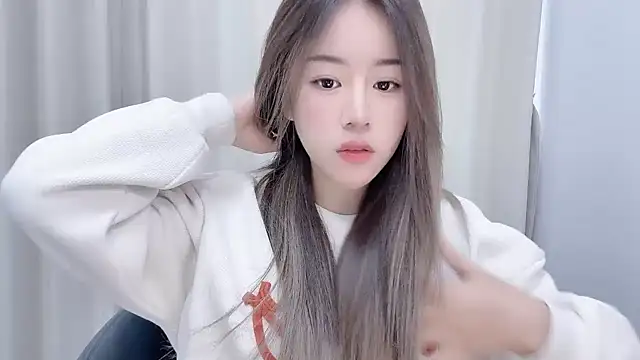 chloe-01 online show from December 7, 2024, 4:37 am