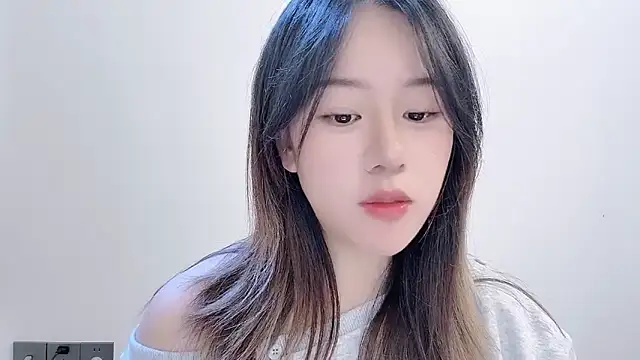 chloe-01 online show from November 15, 2025, 3:21 am