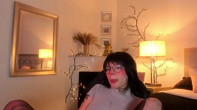 NattashaHotson online show from February 8, 2025, 6:22 am