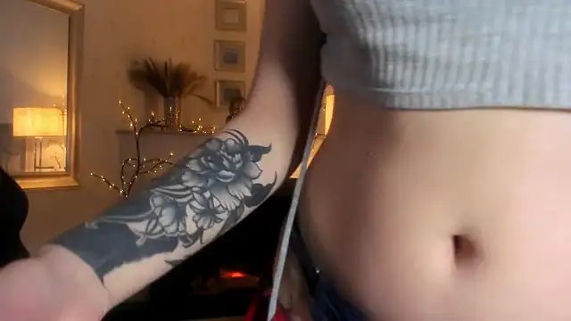 NattashaHotson online show from February 7, 2025, 10:52 pm