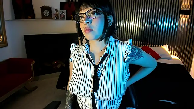 NattashaHotson online show from September 26, 2025, 4:19 am