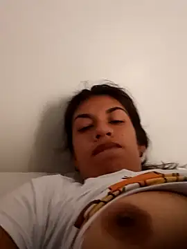 Snapshot of Anamaria-24 chatting on February 12, 2026, 2:28 pm Anamaria-24 online show from February 12, 2026, 2:28 pm