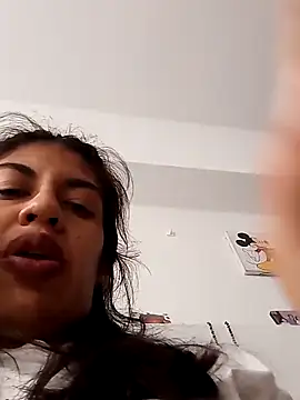 Snapshot of Anamaria-24 chatting on March 11, 2026, 6:24 pm Anamaria-24 online show from March 11, 2026, 6:24 pm