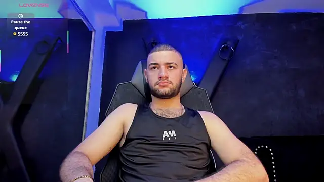 MaximusDick1  online show from September 14, 2025, 3:07 am