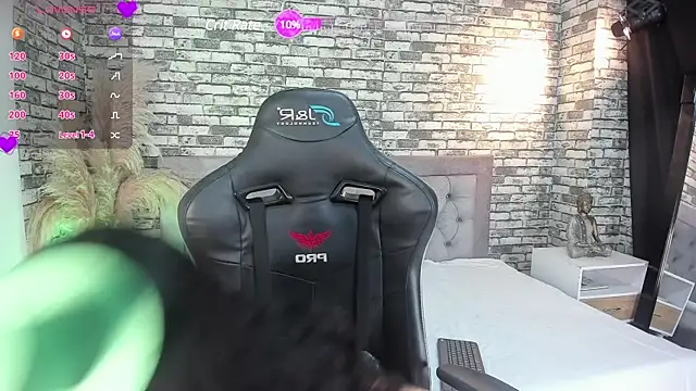 ariadna milano online show from March 17, 2025, 1:29 pm