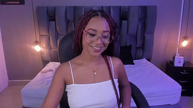 Lorena Vieira  online show from February 27, 2025, 5:58 pm