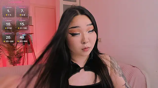 mei honey  online show from October 15, 2025, 9:56 pm