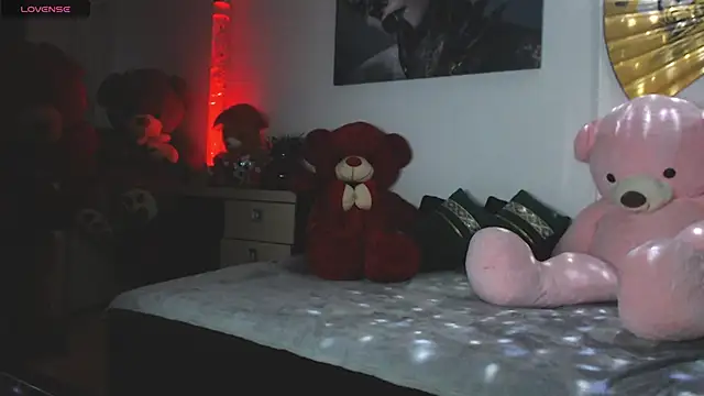 Snapshot of EvelynAisha chatting on February 3, 2025, 2:45 pm EvelynAisha online show from February 3, 2025, 2:45 pm