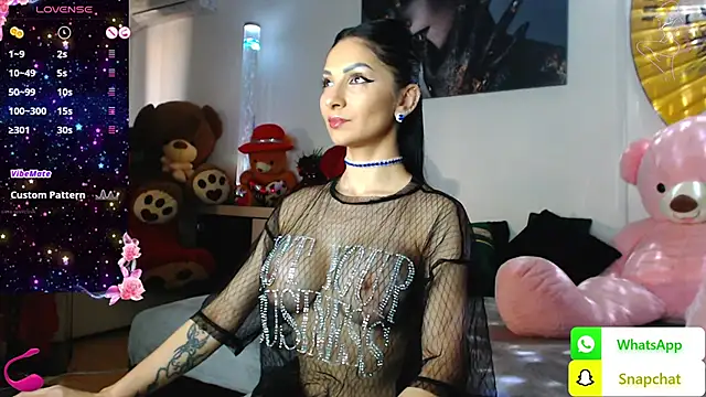 Snapshot of EvelynAisha chatting on February 14, 2025, 12:57 pm EvelynAisha online show from February 14, 2025, 12:57 pm