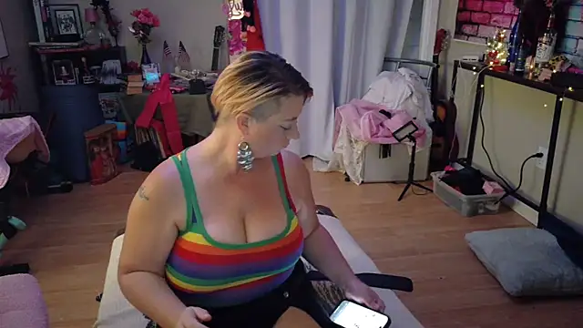 Luna1984 online show from September 12, 2025, 8:19 pm