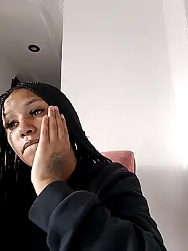 Snapshot of devi_black13_ chatting on March 4, 2025, 9:32 pm devi black13 online show from March 4, 2025, 9:32 pm