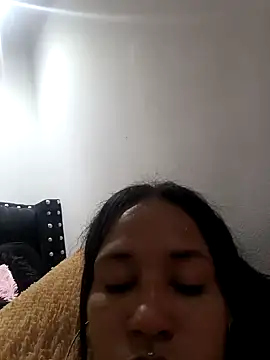 Snapshot of devi_black13_ chatting on January 15, 2025, 2:17 am devi black13 online show from January 15, 2025, 2:17 am