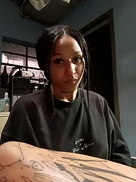 Snapshot of devi_black13_ chatting on December 24, 2024, 10:17 pm devi black13 online show from December 24, 2024, 10:17 pm