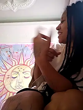 Snapshot of devi_black13_ chatting on November 25, 2025, 8:31 pm devi black13 online show from November 25, 2025, 8:31 pm