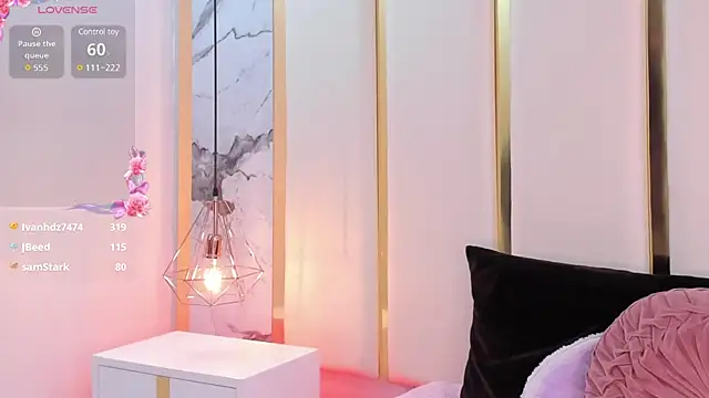 SalommeFlores online show from March 13, 2025, 3:33 am