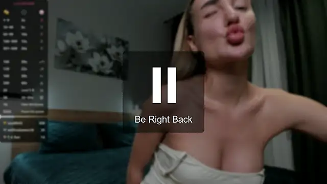 Snapshot of chloewallace chatting on March 22, 2025, 12:39 am chloewallace online show from March 22, 2025, 12:39 am