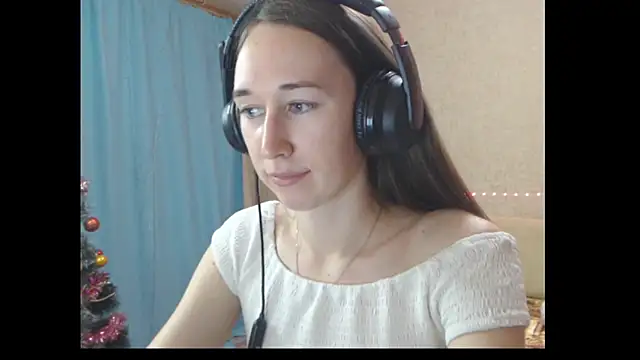 Snapshot of --Model--2 chatting on January 4, 2025, 8:48 pm --Model--2 online show from January 4, 2025, 8:48 pm