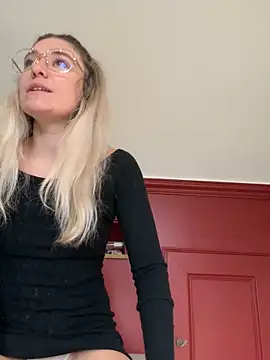 carlaaa online show from September 14, 2025, 8:15 am