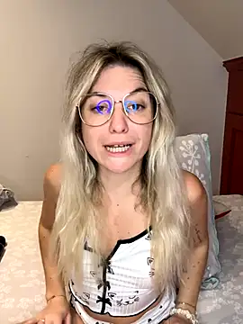 carlaaa online show from September 29, 2025, 7:52 pm