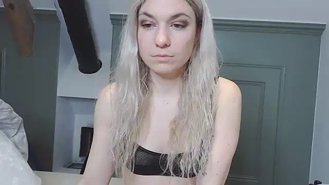 carlaaa online show from February 16, 2025, 9:05 pm