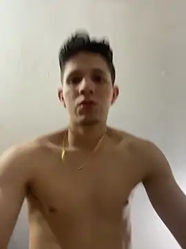 Snapshot of Bodyxx23 chatting on February 5, 2026, 11:44 pm Bodyxx23 online show from February 5, 2026, 11:44 pm