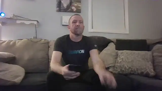 Snapshot of Edward_LongCock chatting on December 17, 2024, 4:45 am Edward LongCock online show from December 17, 2024, 4:45 am