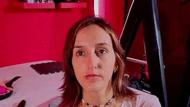 Snapshot of Ambar_Roux_ chatting on September 12, 2025, 1:33 pm Ambar Roux  online show from September 12, 2025, 1:33 pm