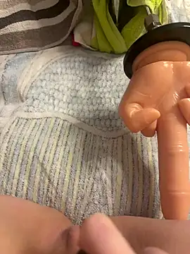 luisa1 online show from December 16, 2025, 7:18 pm