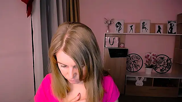 Hot Milady online show from January 16, 2025, 8:11 am