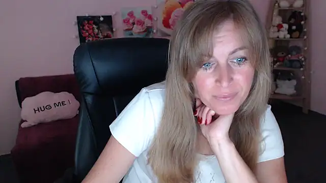 Hot Milady online show from July 13, 2026, 6:46 am
