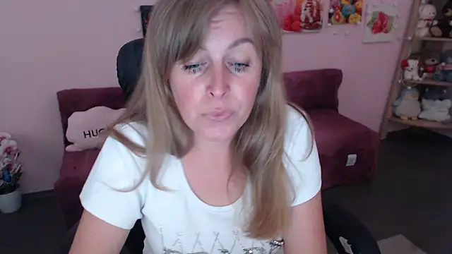 Hot Milady online show from July 1, 2026, 7:30 am