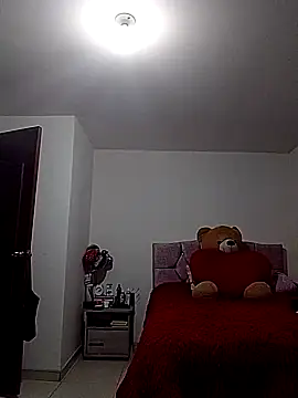 Snapshot of Katalina_S3xy chatting on October 29, 2025, 2:43 am Katalina S3xy online show from October 29, 2025, 2:43 am