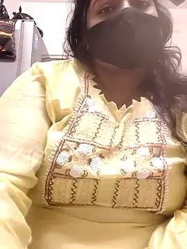 Snapshot of zeepe19 chatting on November 18, 2025, 9:34 am zeepe19 online show from November 18, 2025, 9:34 am